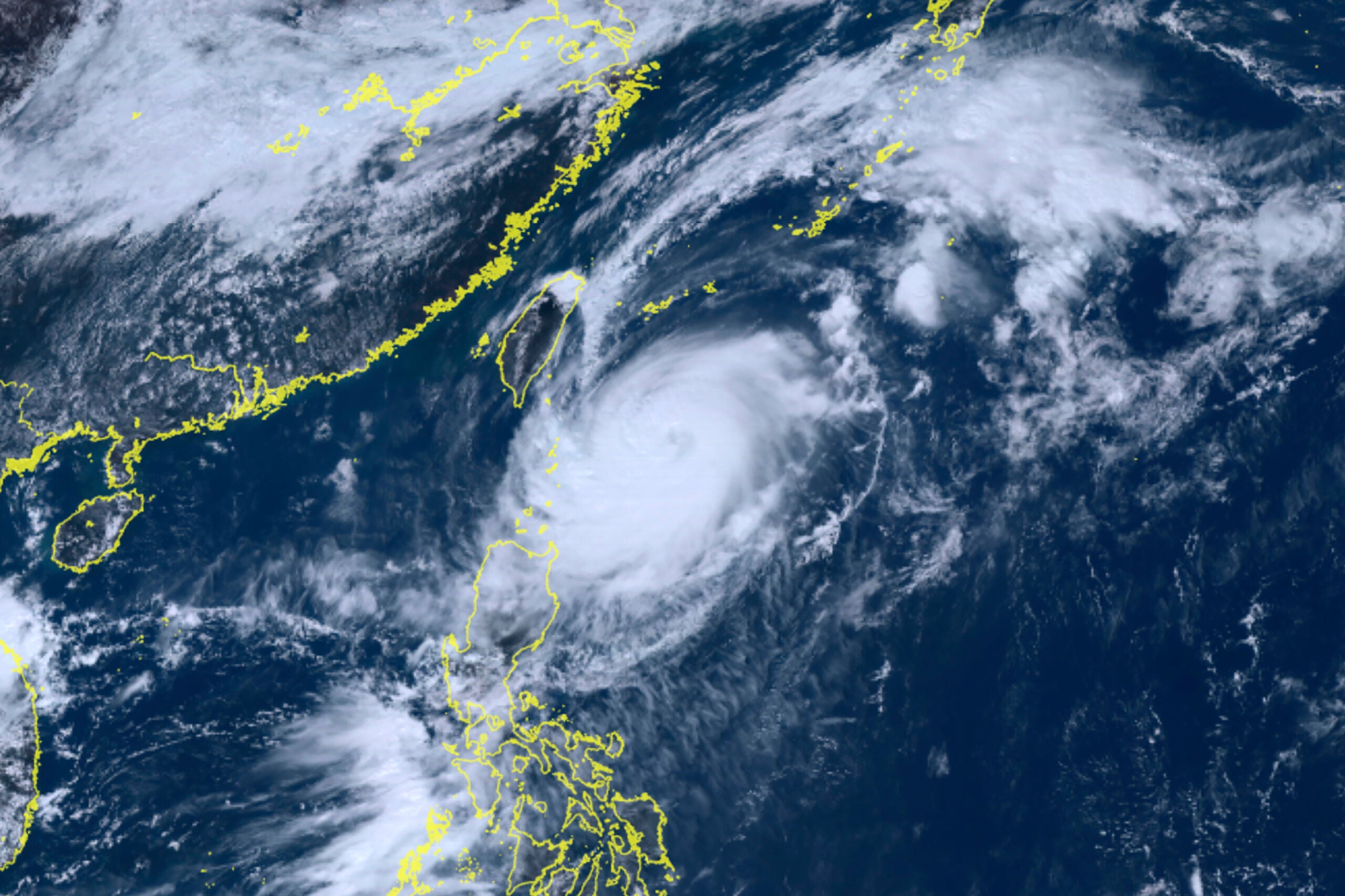 Typhoon Koinu approaches Taiwan: authorities take precautions as destructive storm nears landfall 